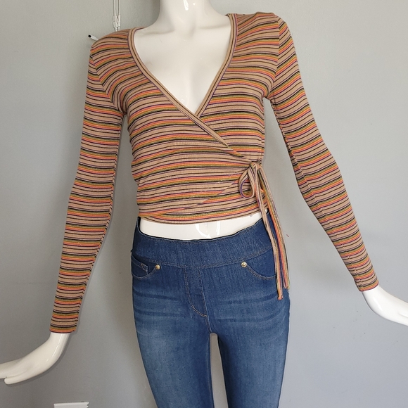 Urban Outfitters Winston Wrapped Crop Top, VGUC, Size XS - Picture 2 of 8